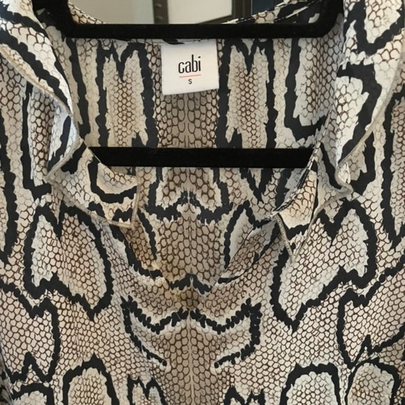 CAbi Python Popover Blouse - Picture 2 of 6